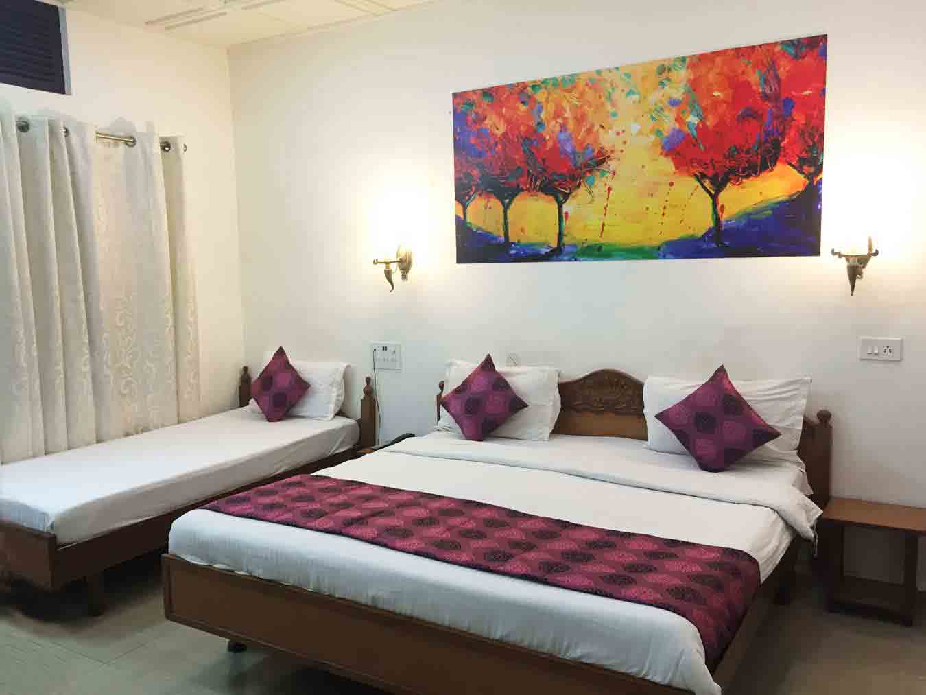 Family Room(3 Bed)::Hotel Veenus International
